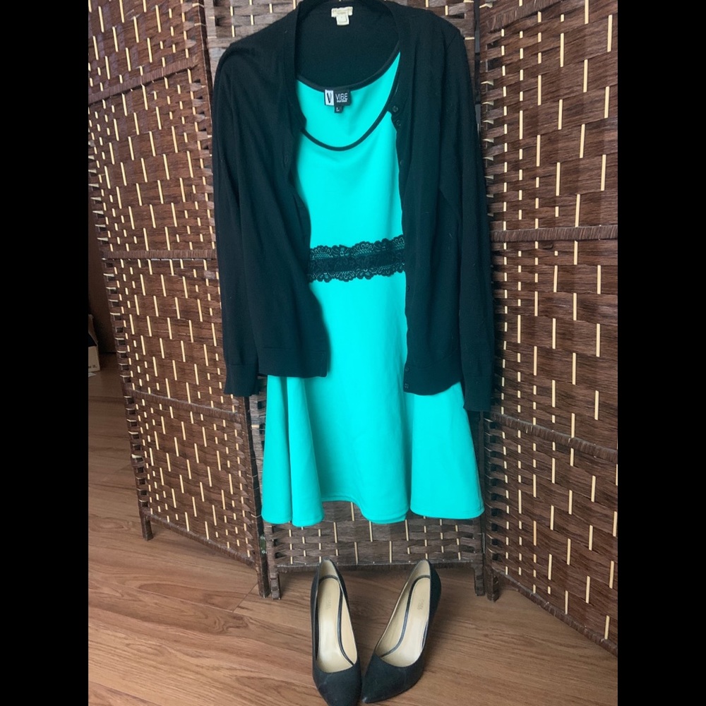 Mint green lace detail skater dress 👗